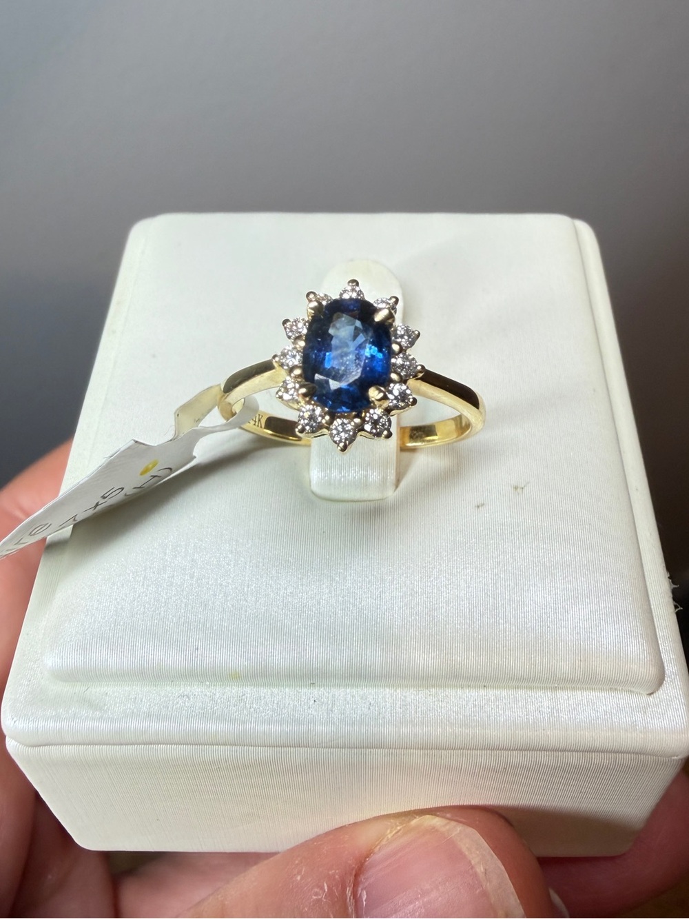NWT .90ct (7x5mm) oval cut blue SAPPHIRE w/ halo .21ctw diamond ring in 14kt YG!